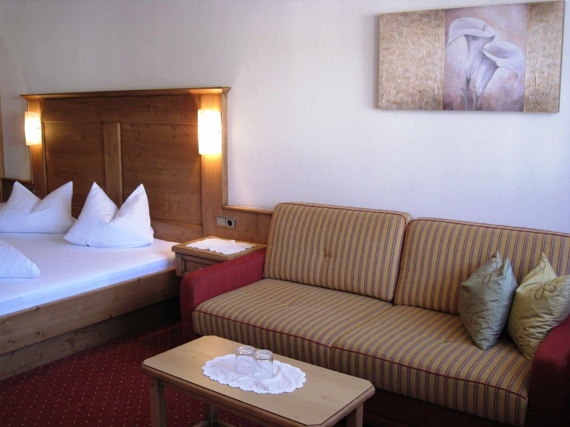 Apart Hotel Garni Strasser Zell am Ziller Bagian luar foto