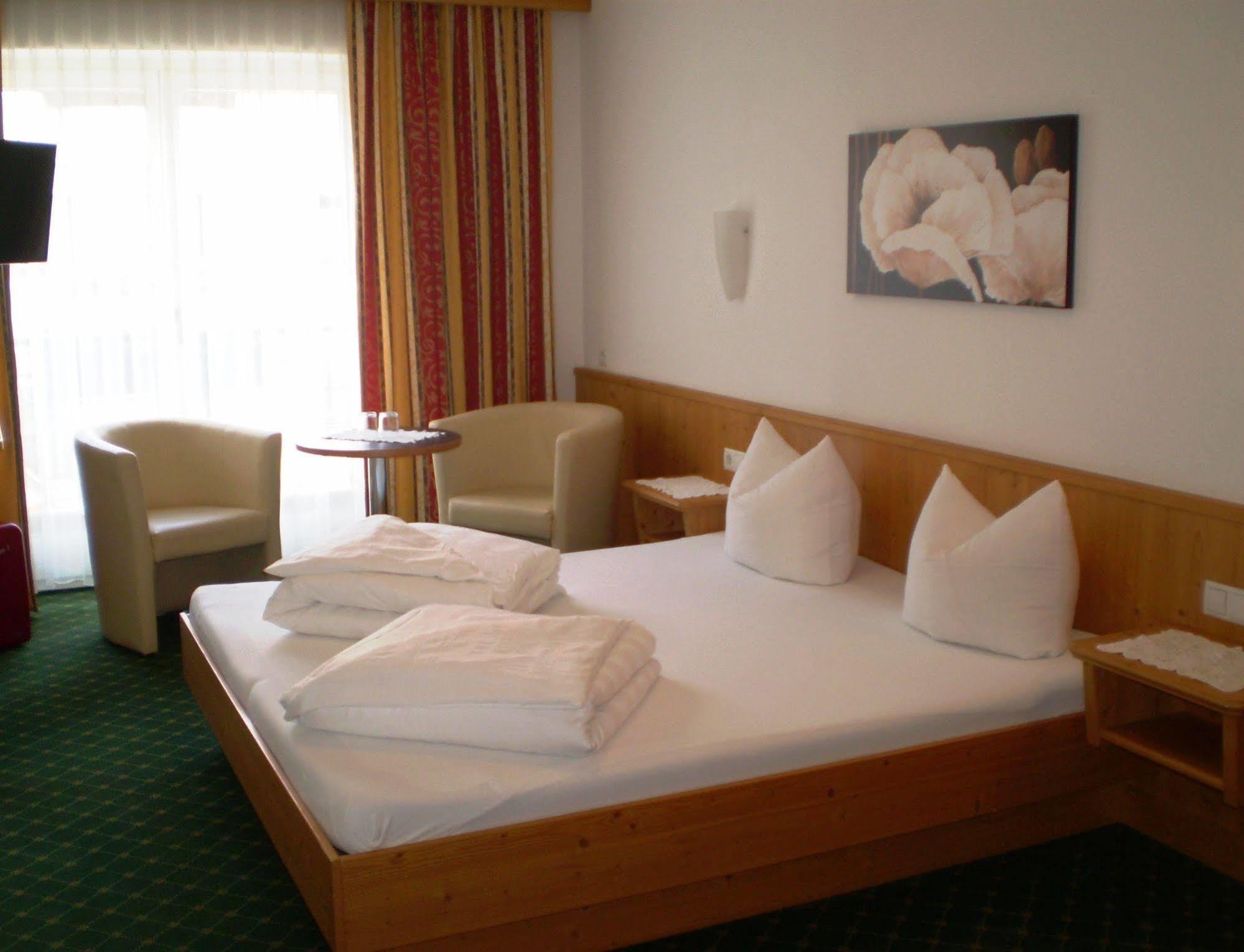 Apart Hotel Garni Strasser Zell am Ziller Bagian luar foto