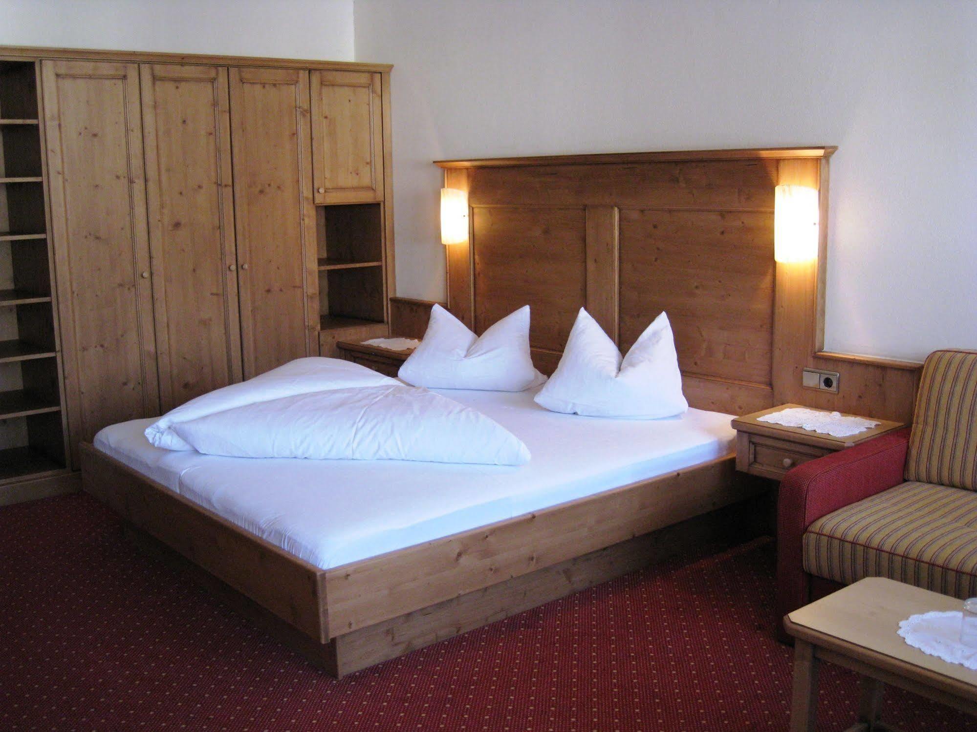 Apart Hotel Garni Strasser Zell am Ziller Bagian luar foto